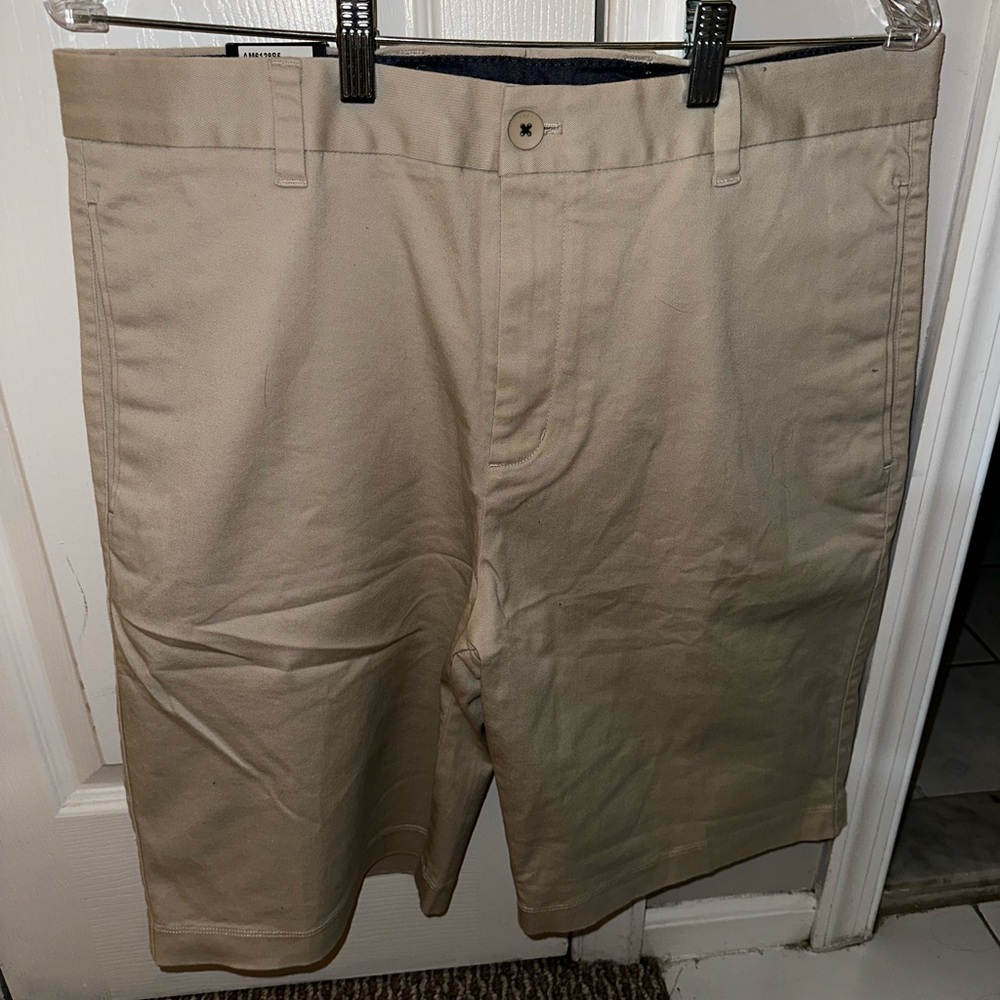 NWT 34” Ashworth Golf Shorts Khaki
